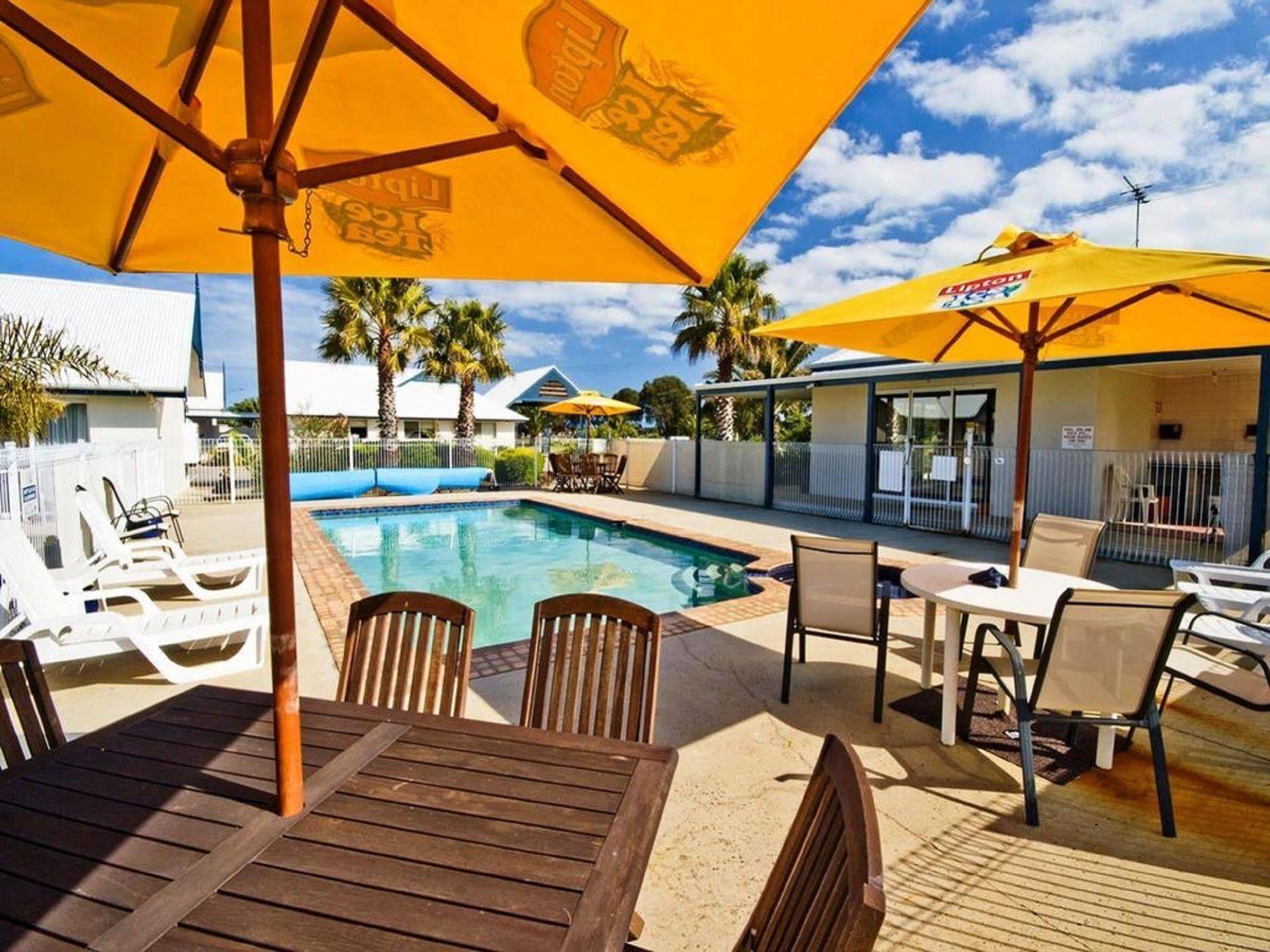 Torquay Tropicana Motel Экстерьер фото